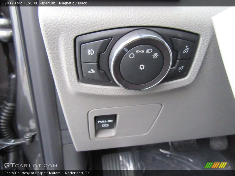 Magnetic / Black 2017 Ford F150 XL SuperCab