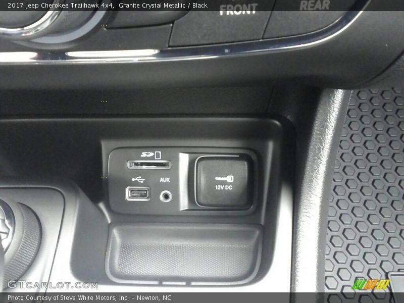 Granite Crystal Metallic / Black 2017 Jeep Cherokee Trailhawk 4x4