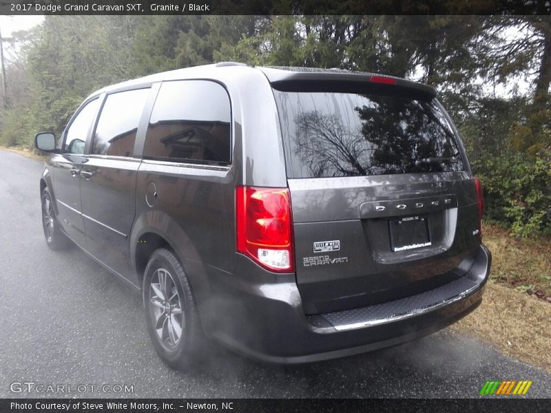 Granite / Black 2017 Dodge Grand Caravan SXT