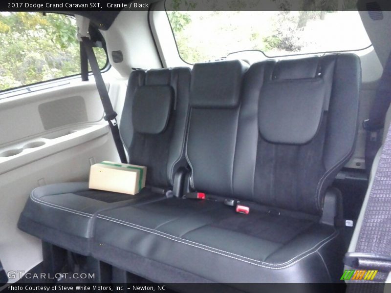 Granite / Black 2017 Dodge Grand Caravan SXT