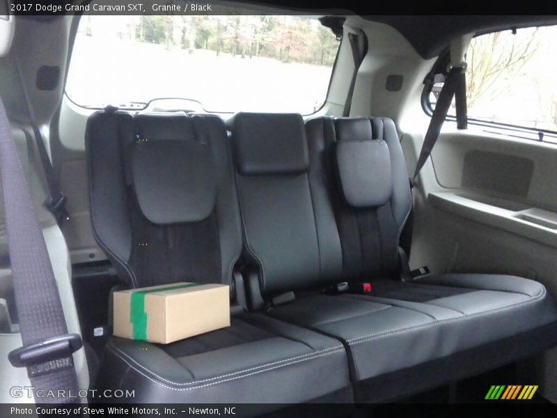 Granite / Black 2017 Dodge Grand Caravan SXT