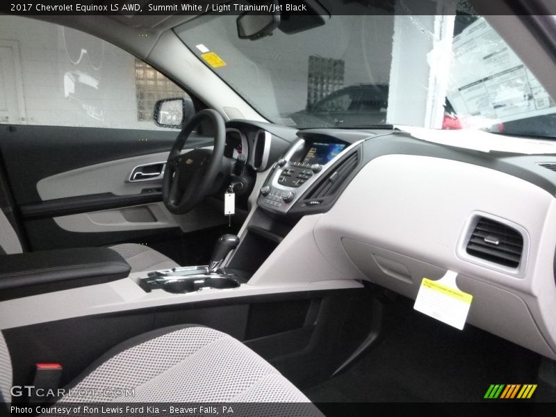 Summit White / Light Titanium/Jet Black 2017 Chevrolet Equinox LS AWD