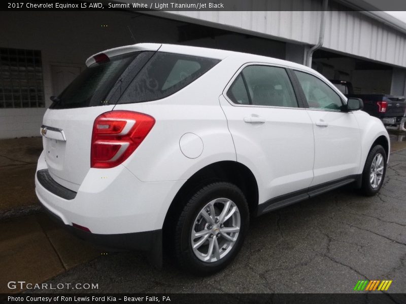 Summit White / Light Titanium/Jet Black 2017 Chevrolet Equinox LS AWD