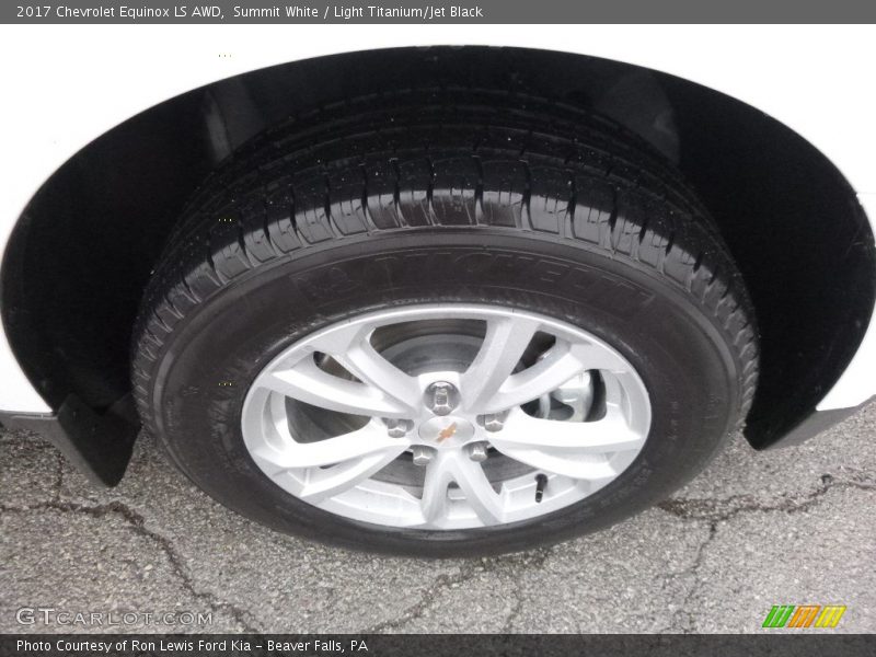 Summit White / Light Titanium/Jet Black 2017 Chevrolet Equinox LS AWD