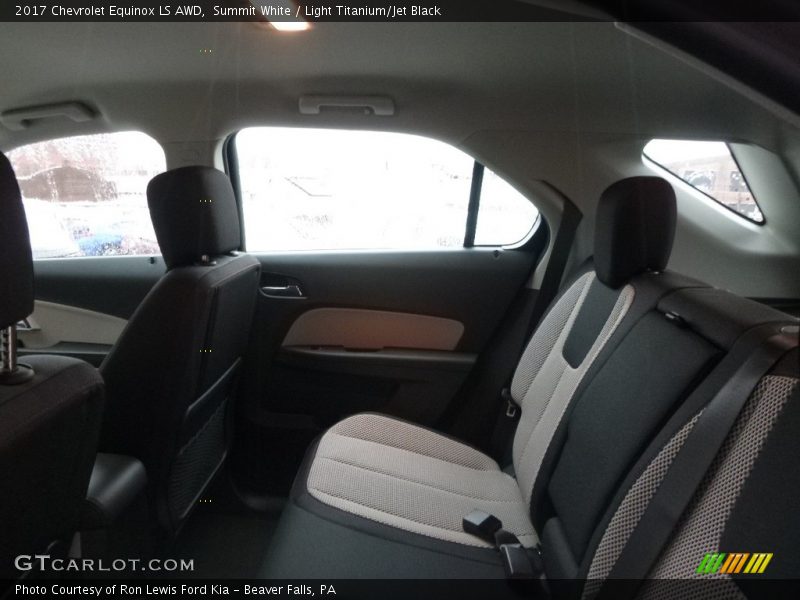 Summit White / Light Titanium/Jet Black 2017 Chevrolet Equinox LS AWD