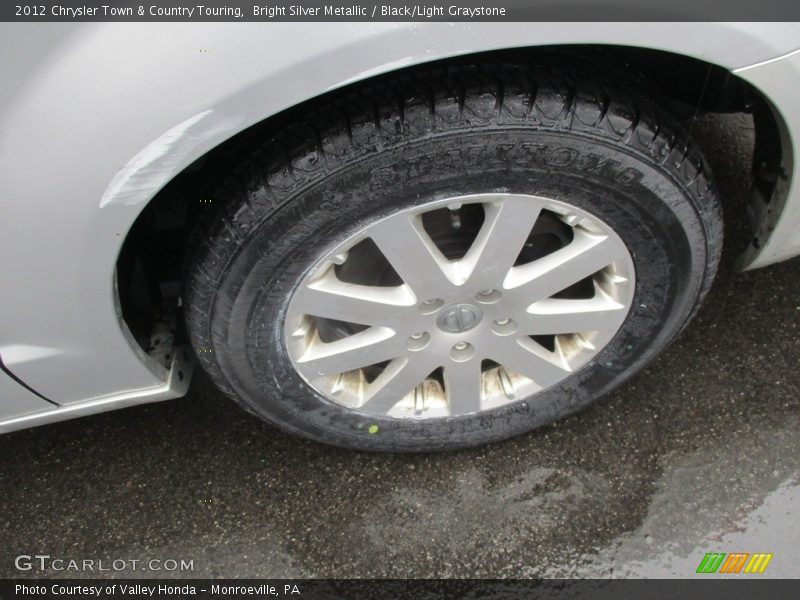Bright Silver Metallic / Black/Light Graystone 2012 Chrysler Town & Country Touring