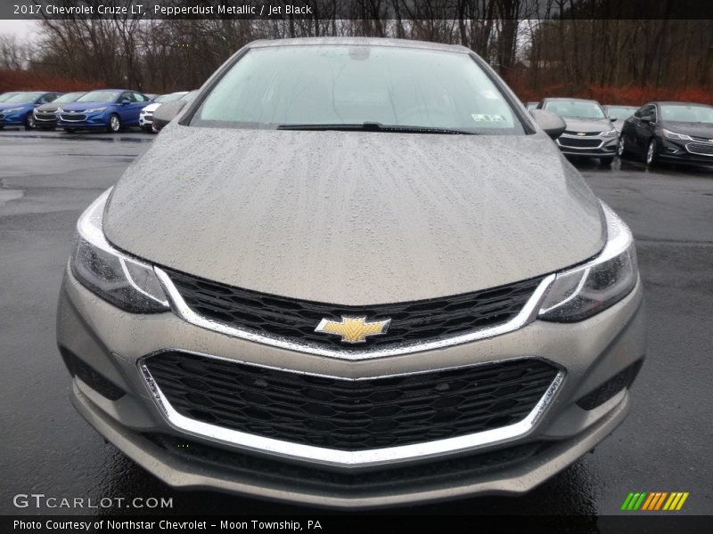 Pepperdust Metallic / Jet Black 2017 Chevrolet Cruze LT