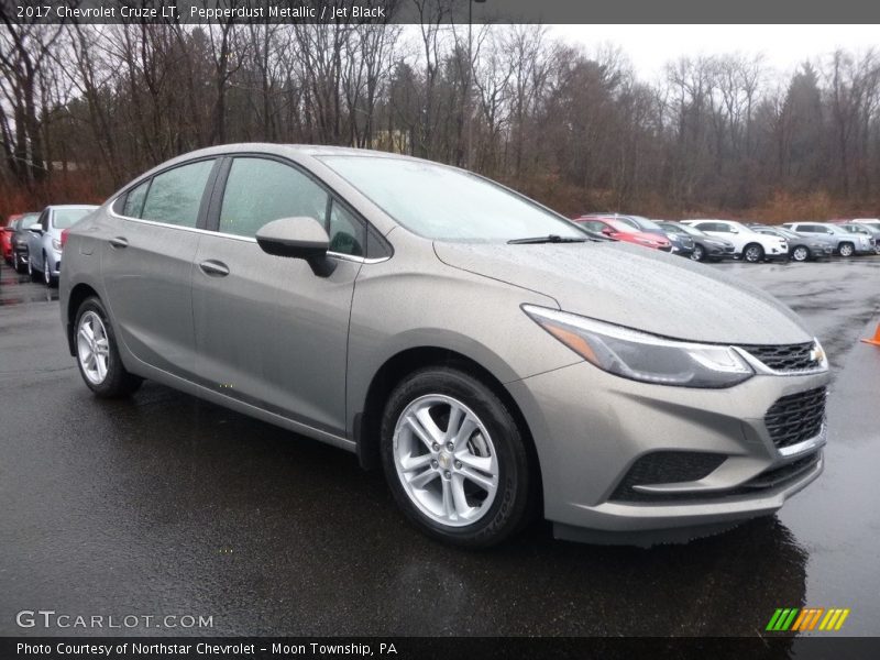 Pepperdust Metallic / Jet Black 2017 Chevrolet Cruze LT
