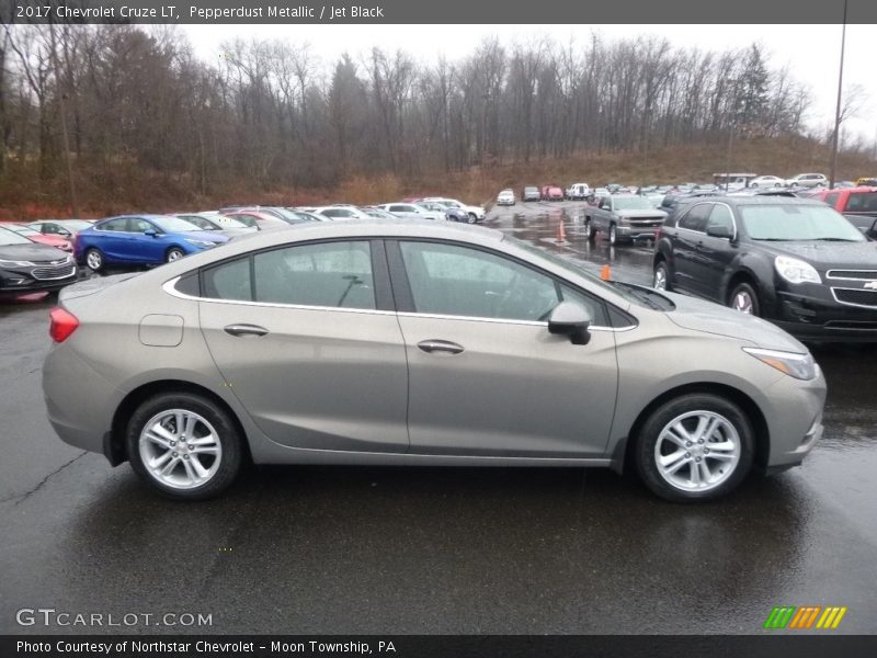 Pepperdust Metallic / Jet Black 2017 Chevrolet Cruze LT
