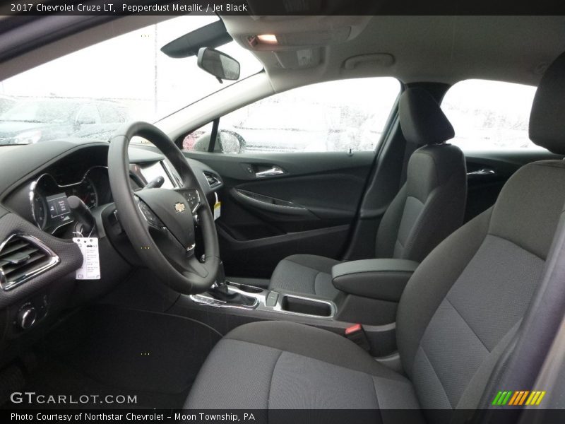 Pepperdust Metallic / Jet Black 2017 Chevrolet Cruze LT