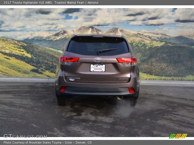 Toasted Walnut Pearl / Almond 2017 Toyota Highlander XLE AWD