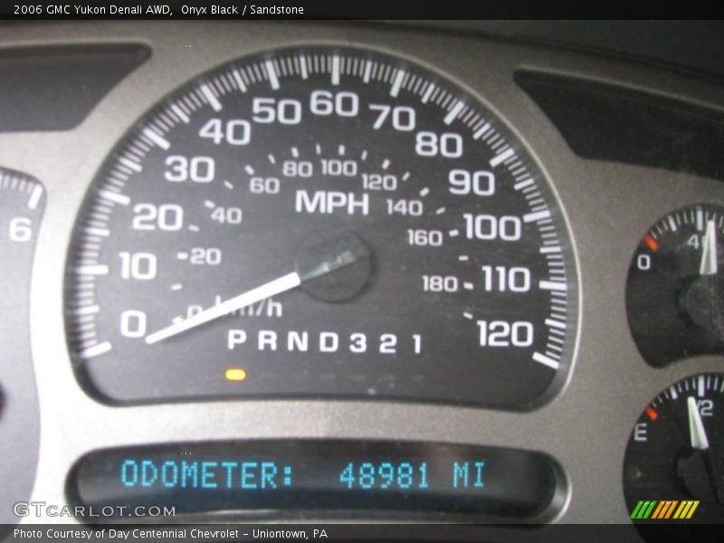 Onyx Black / Sandstone 2006 GMC Yukon Denali AWD