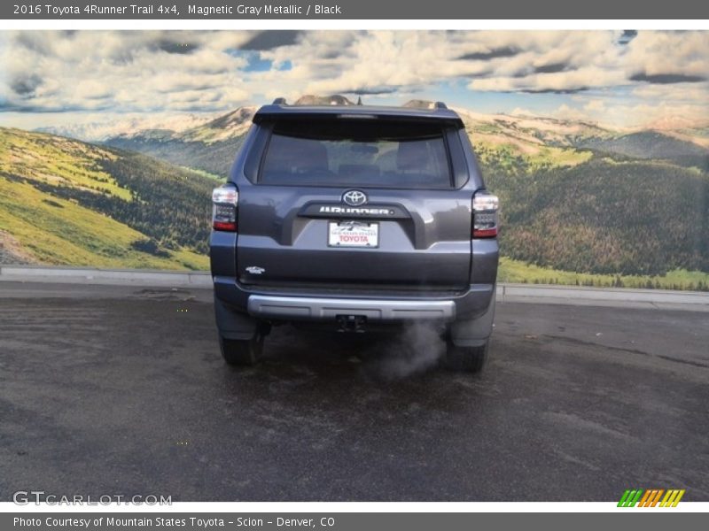 Magnetic Gray Metallic / Black 2016 Toyota 4Runner Trail 4x4