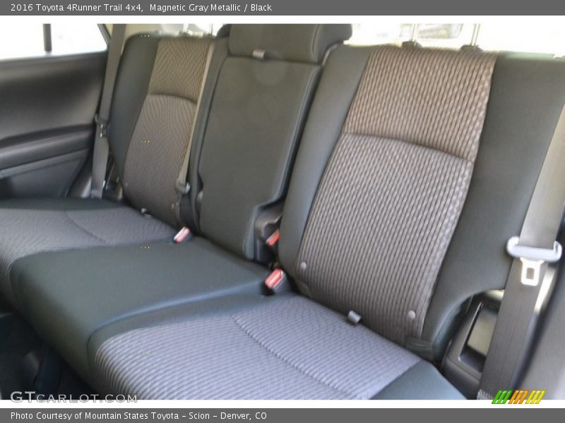 Magnetic Gray Metallic / Black 2016 Toyota 4Runner Trail 4x4