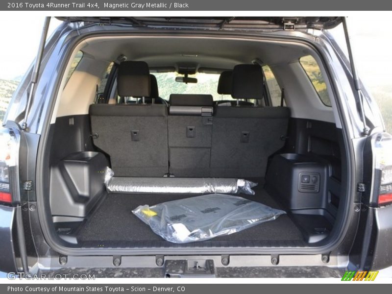 Magnetic Gray Metallic / Black 2016 Toyota 4Runner Trail 4x4
