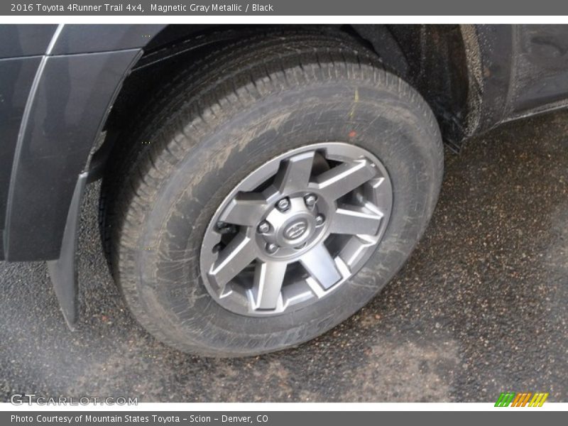 Magnetic Gray Metallic / Black 2016 Toyota 4Runner Trail 4x4