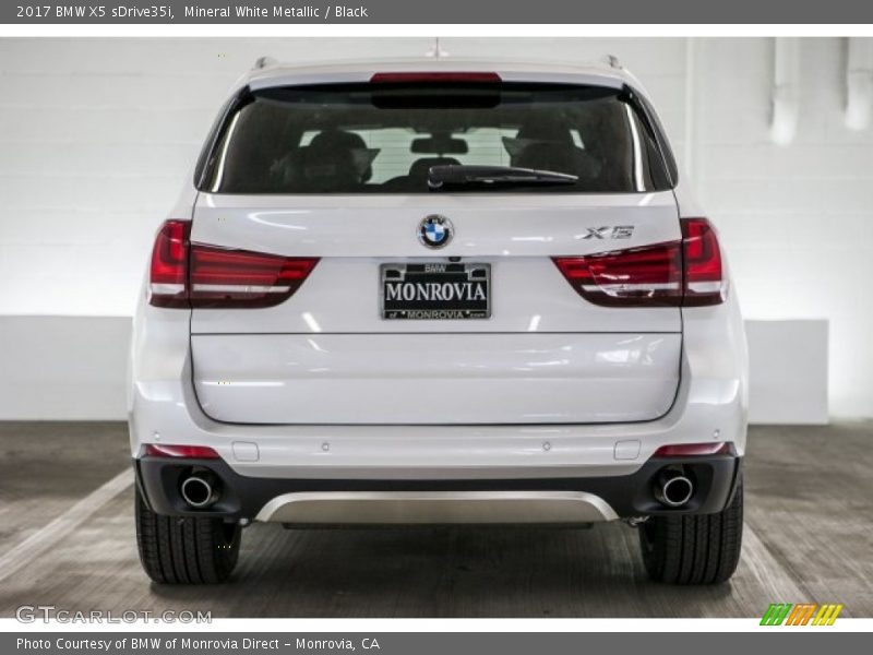 Mineral White Metallic / Black 2017 BMW X5 sDrive35i