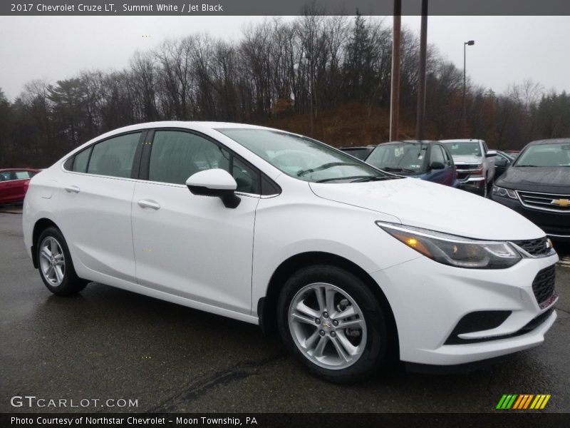 Summit White / Jet Black 2017 Chevrolet Cruze LT