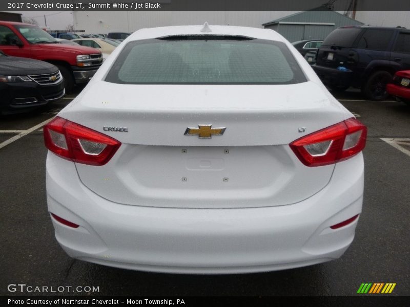 Summit White / Jet Black 2017 Chevrolet Cruze LT