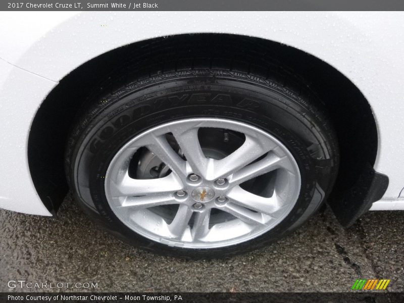 Summit White / Jet Black 2017 Chevrolet Cruze LT