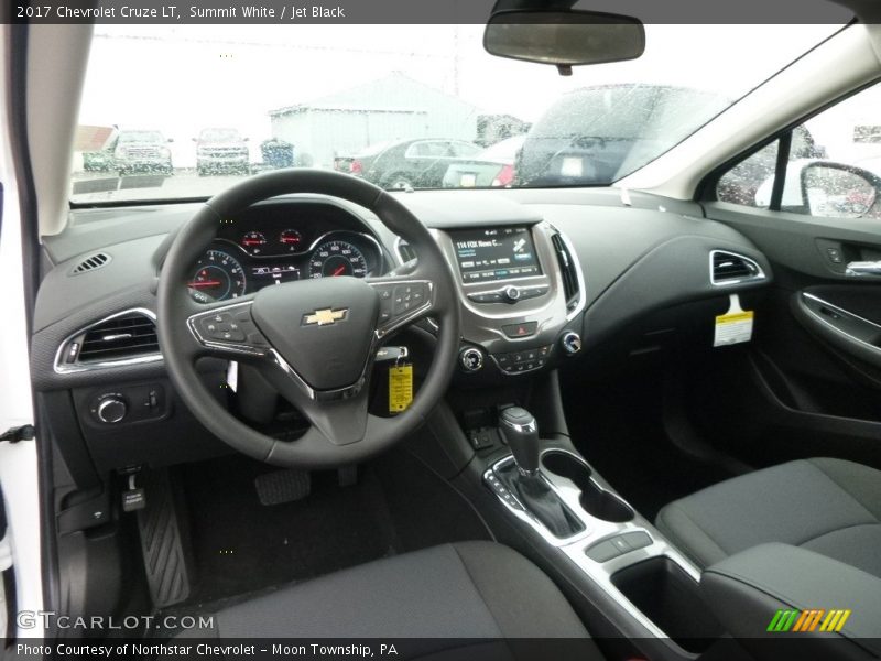 Summit White / Jet Black 2017 Chevrolet Cruze LT