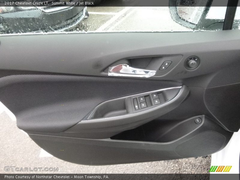 Summit White / Jet Black 2017 Chevrolet Cruze LT