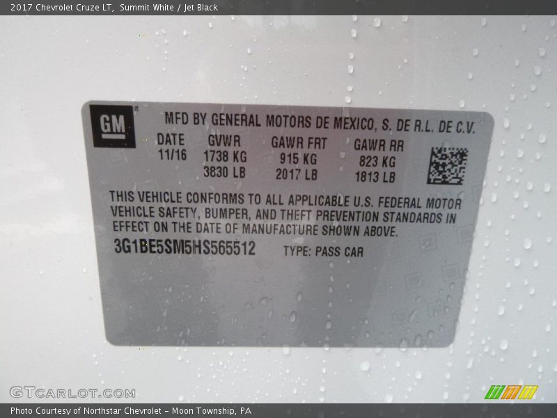 Summit White / Jet Black 2017 Chevrolet Cruze LT