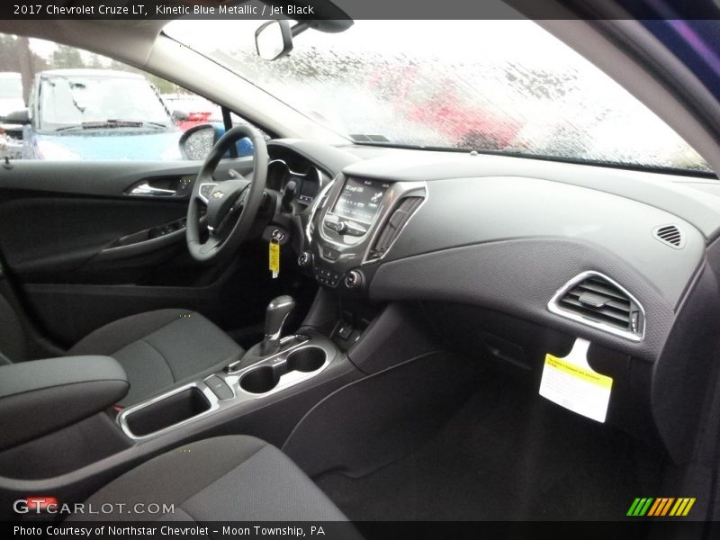 Kinetic Blue Metallic / Jet Black 2017 Chevrolet Cruze LT