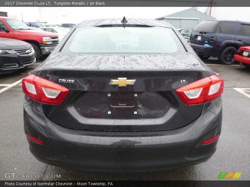 Tungsten Metallic / Jet Black 2017 Chevrolet Cruze LT