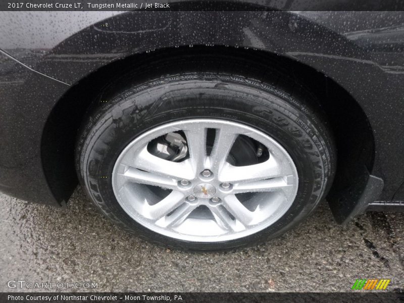 Tungsten Metallic / Jet Black 2017 Chevrolet Cruze LT