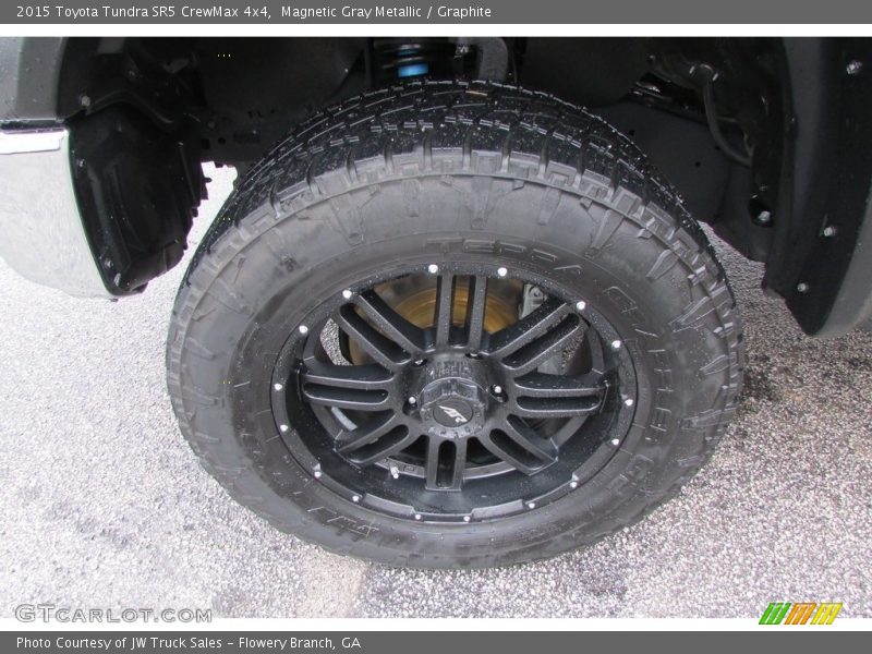 Magnetic Gray Metallic / Graphite 2015 Toyota Tundra SR5 CrewMax 4x4