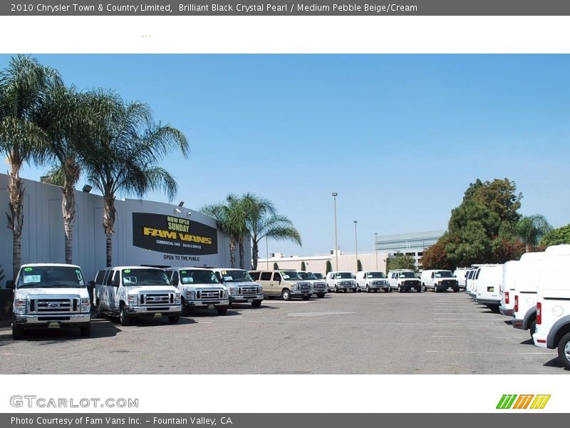 Brilliant Black Crystal Pearl / Medium Pebble Beige/Cream 2010 Chrysler Town & Country Limited