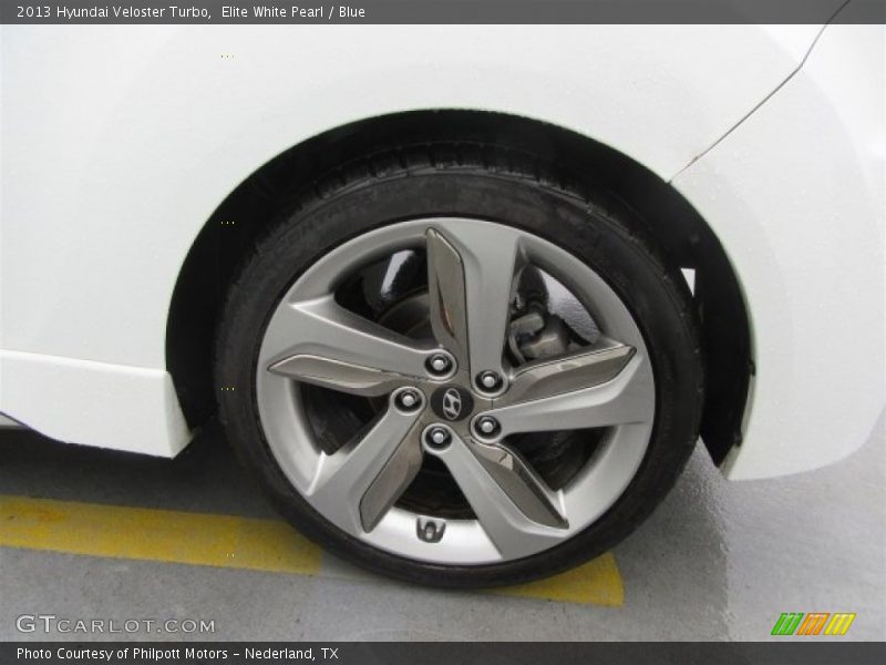 Elite White Pearl / Blue 2013 Hyundai Veloster Turbo