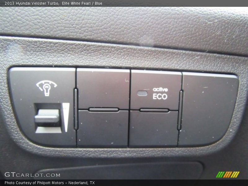 Elite White Pearl / Blue 2013 Hyundai Veloster Turbo