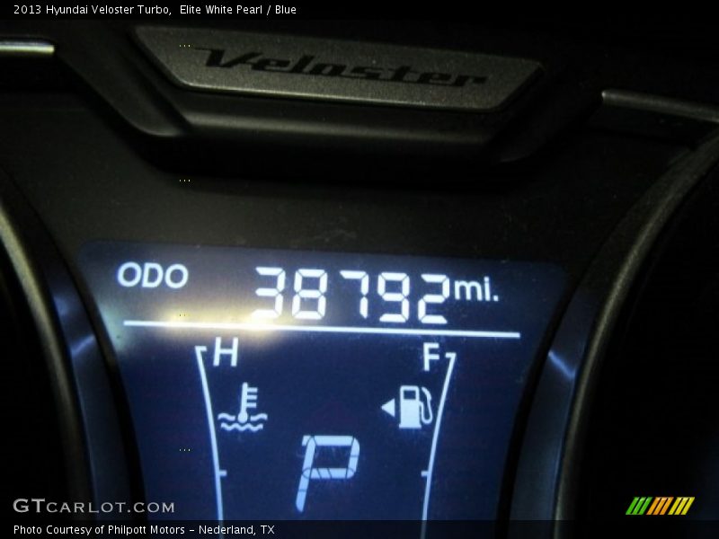 Elite White Pearl / Blue 2013 Hyundai Veloster Turbo