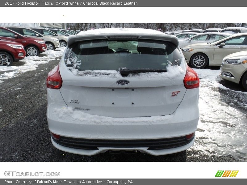 Oxford White / Charcoal Black Recaro Leather 2017 Ford Focus ST Hatch
