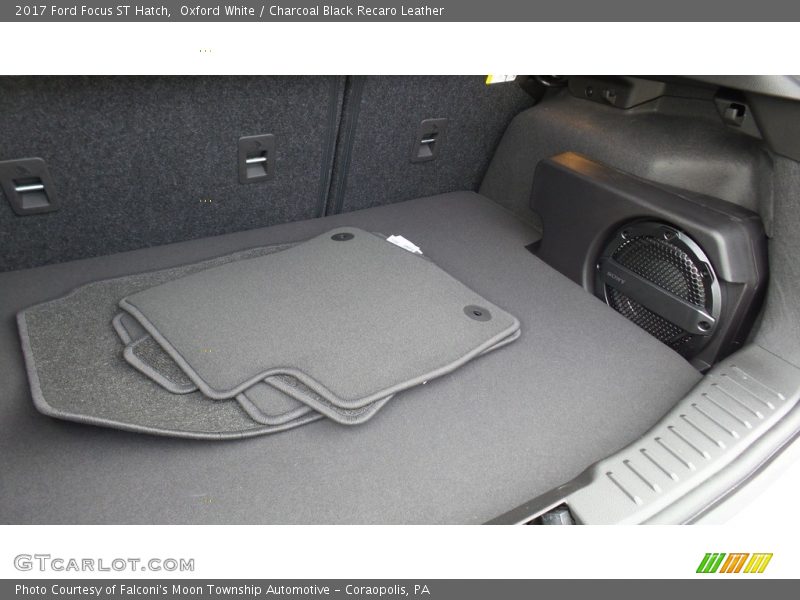 Oxford White / Charcoal Black Recaro Leather 2017 Ford Focus ST Hatch