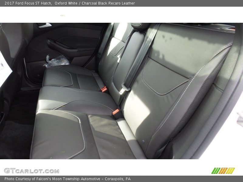 Oxford White / Charcoal Black Recaro Leather 2017 Ford Focus ST Hatch