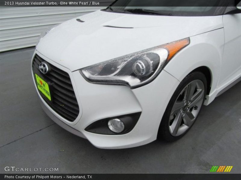 Elite White Pearl / Blue 2013 Hyundai Veloster Turbo