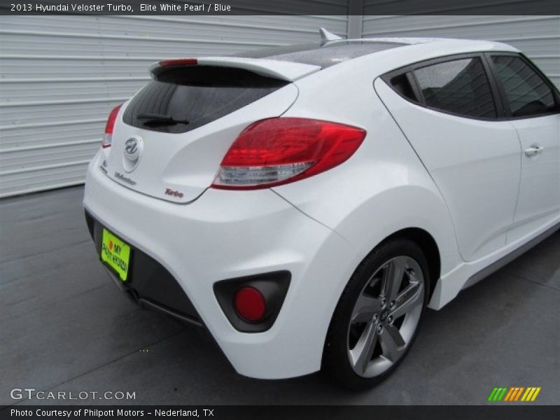 Elite White Pearl / Blue 2013 Hyundai Veloster Turbo