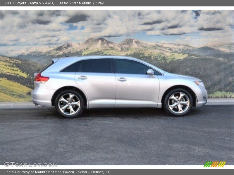 Classic Silver Metallic / Gray 2010 Toyota Venza V6 AWD