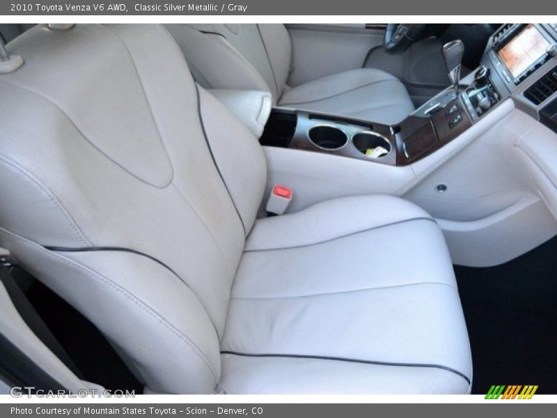 Classic Silver Metallic / Gray 2010 Toyota Venza V6 AWD