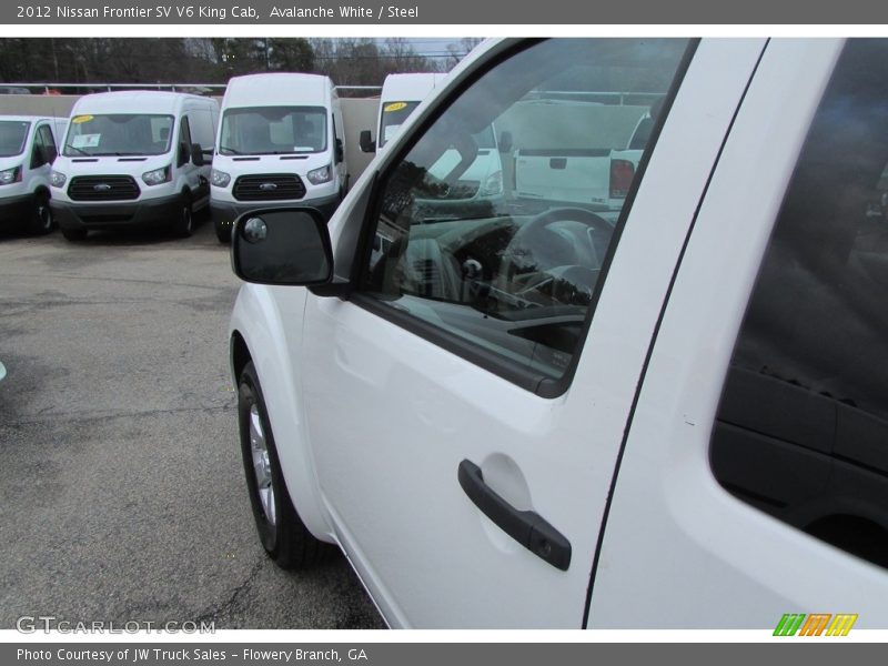 Avalanche White / Steel 2012 Nissan Frontier SV V6 King Cab