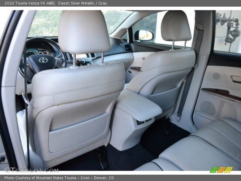 Classic Silver Metallic / Gray 2010 Toyota Venza V6 AWD