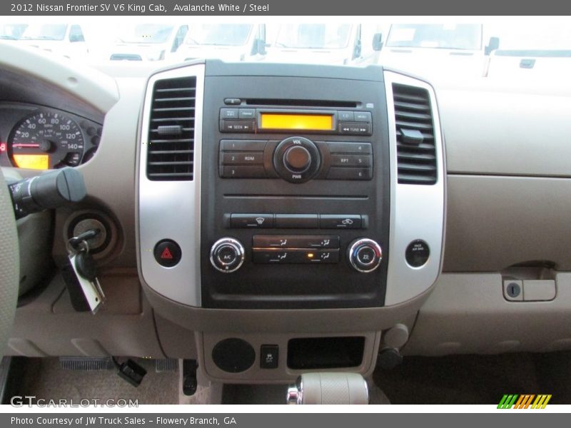 Avalanche White / Steel 2012 Nissan Frontier SV V6 King Cab