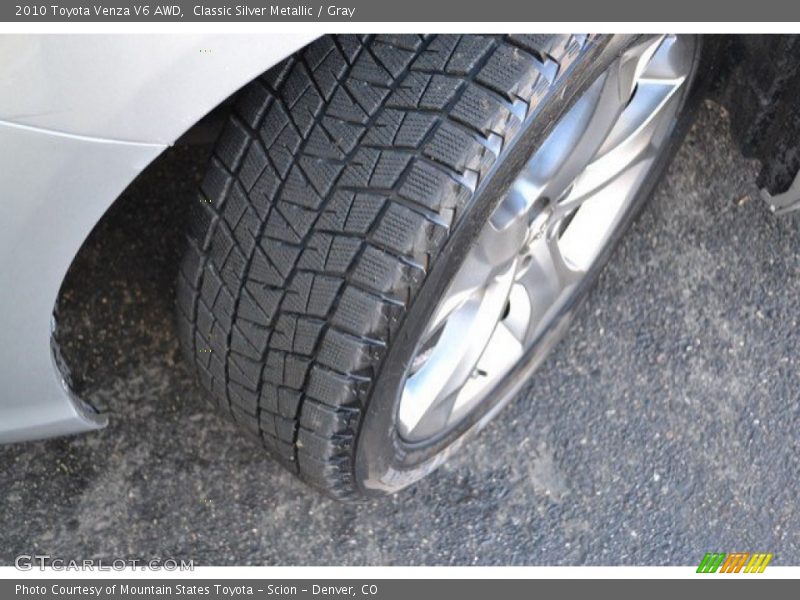 Classic Silver Metallic / Gray 2010 Toyota Venza V6 AWD