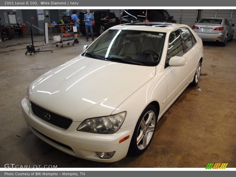 White Diamond / Ivory 2001 Lexus IS 300