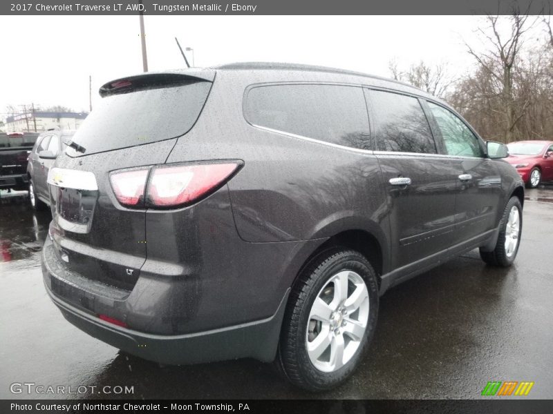 Tungsten Metallic / Ebony 2017 Chevrolet Traverse LT AWD