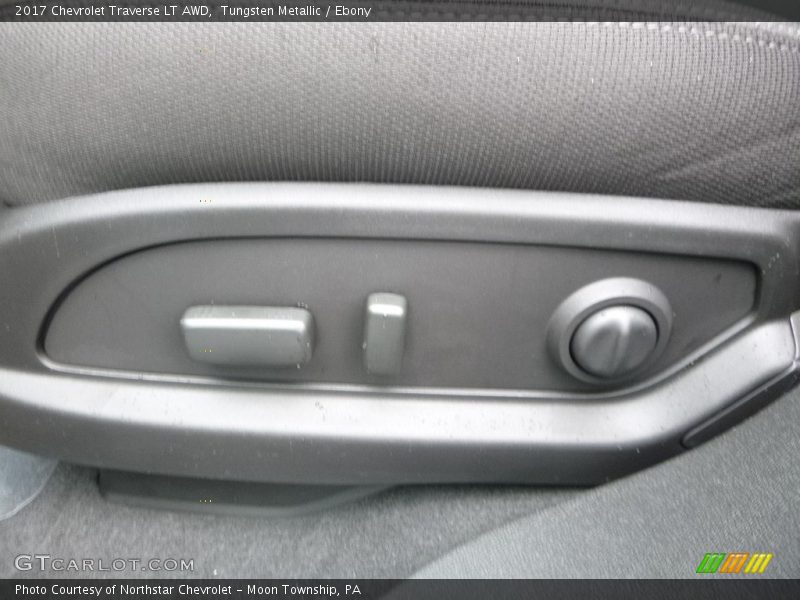 Tungsten Metallic / Ebony 2017 Chevrolet Traverse LT AWD