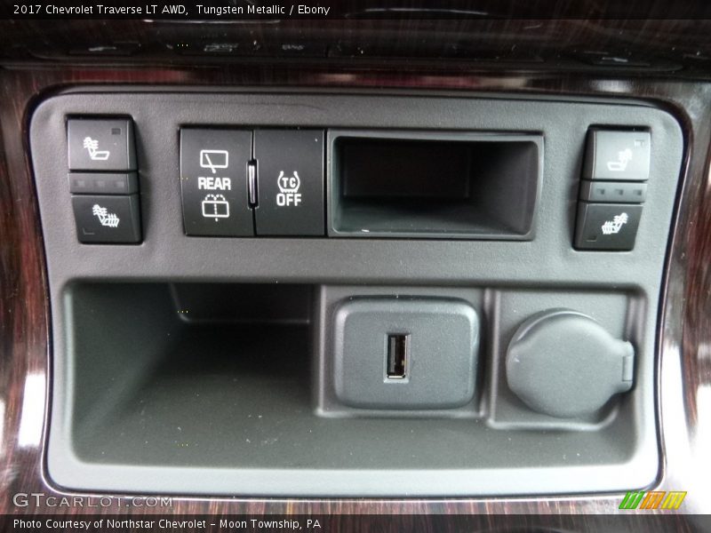 Tungsten Metallic / Ebony 2017 Chevrolet Traverse LT AWD